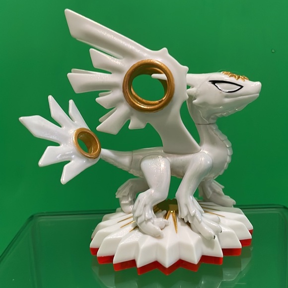 Skylanders Trap Team: Spotlight (spot light) rare character light element. - Picture 2 of 6